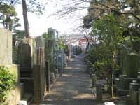 大雲寺役者墓地群
