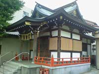 福森稲荷神社拝殿斜めより