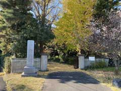 宝蔵院山門と鐘楼