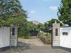 三蔵院山門