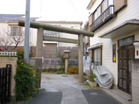 満足稲荷神社鳥居