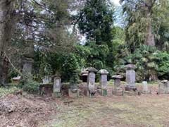 本城寺石塔群