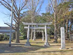 新地甲諏訪神社鳥居