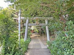 旭町熱田神社東鳥居