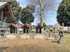 前貝塚町神明神社境内石祠・庚申塔