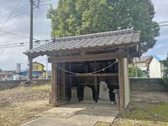 二日市場熊野神社境内石祠