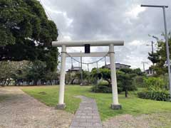 君塚白幡神社鳥居