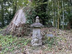 八幡神社境内庚申塔