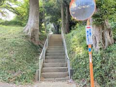 大厩駒形神社参道