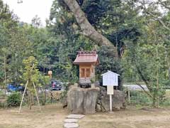 鶴峯八幡宮境内社