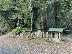 山倉春日神社境内石仏群