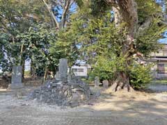 廿五里若宮八幡神社境内石祠