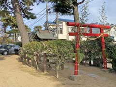 新田胡録神社境内社