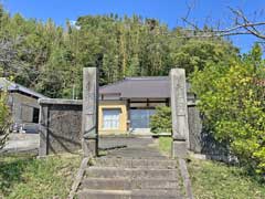 東漸寺山門