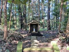 鎌苅宗像神社境内石祠