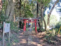 中根鳥見神社鳥居