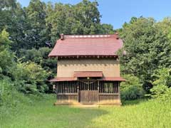 白幡八幡神社覆殿