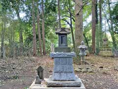 草深稲荷神社境内社浅間石祠