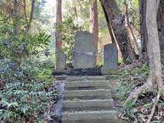 造谷宗像神社出羽三山石祠