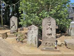 佐津間大宮神社境内庚申塔・観音石像