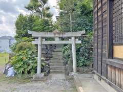 右京塚神社境内社