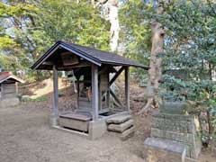 伊津美鳥見神社境内社八幡宮と石祠