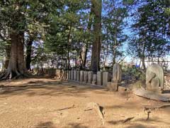 名戸ケ谷香取神社境内石塔群