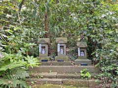 神崎神社境内社鹿島・香取・かまど社