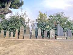 東雷神社境内庚申塔等