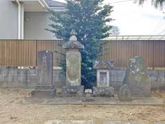 門前八坂神社境内石塔群