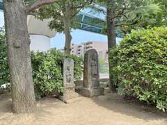 鵜森稲荷神社庚申塔二基