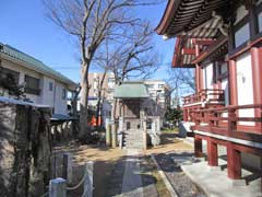 境内社三峰神社