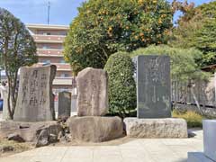 高靇神社石彫の神