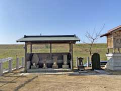 木香取神社境内石祠