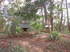 縣神社境内石祠