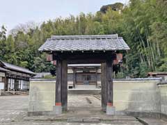 重願寺山門