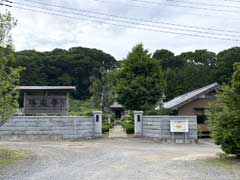 勝胤寺山門