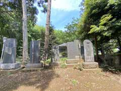 甲賀神社境内出羽三山石塔