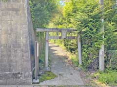 岩富浅間神社鳥居