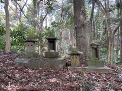 寒風塩釜神社境内石祠群