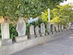 法目八幡神社石塔石仏群