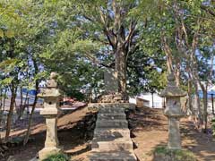 富塚鳥見神社境内社富士浅間神社