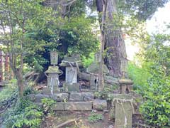 酒々井下宿麻賀多神社境内社大杉・妙見・白旗・水神社