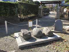 笠名神明神社力石