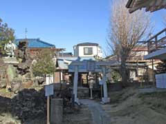 境内社三峰神社