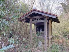 桑納薬師堂境内稲荷神社