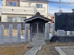 下市場八坂神社境内社