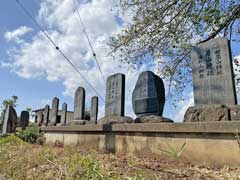 大和田新田神明社隣接地の出羽三山碑