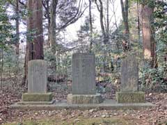 桑橋熊野神社境内出羽三山碑