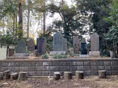 吉橋八幡神社境内出羽三山碑